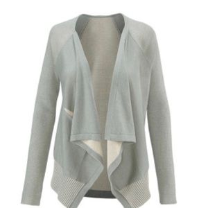 Pocket cardigan size large cabi